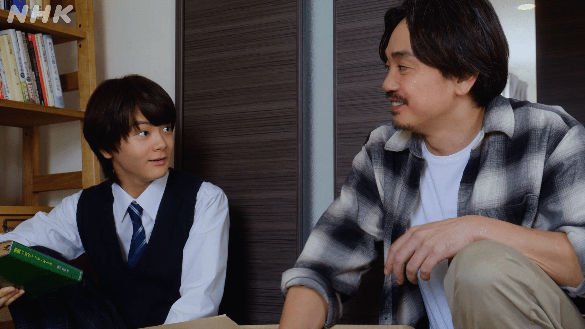 齋藤潤演じる由宇太(写真左)。
