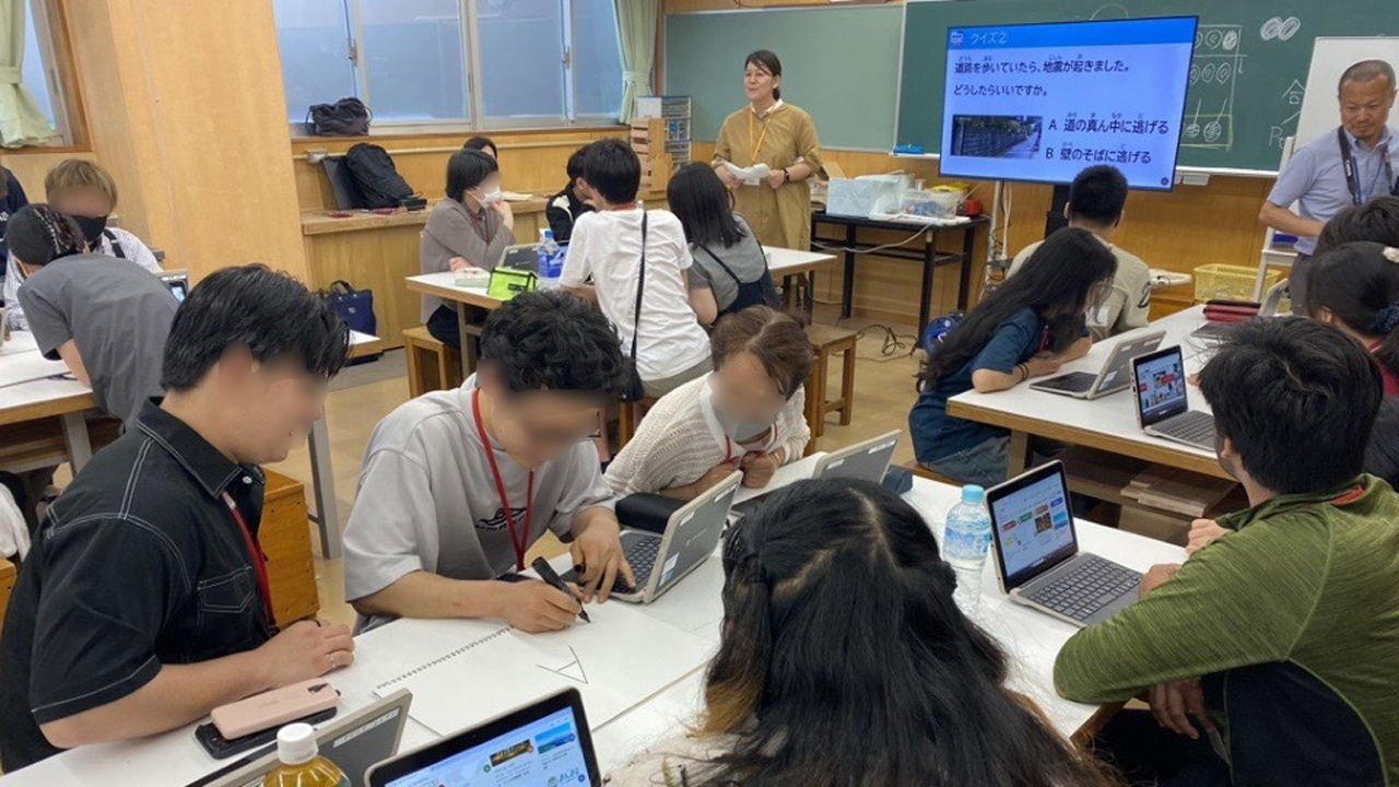「やさしい日本語」で広がる学びの輪 〜夜間中学校での出前授業〜