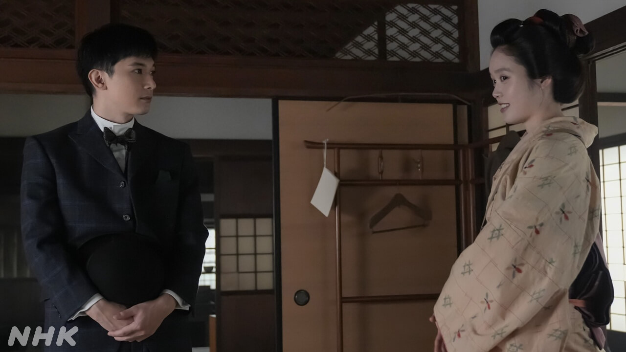 12/8(月)の「ばけばけ」新年を迎え、トキ（髙石あかり）とヘブン（トミー・バストウ）は錦織（吉沢亮）たちと新年会！ しかし、ヘブンの一言でお祝いの空気が一変する