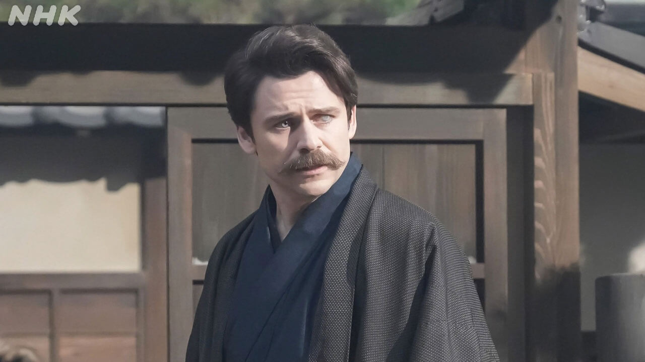 2/11(水)の「ばけばけ」ヘブン（トミー・バストウ）が“松江を離れたい”と錦織（吉沢亮）に告げた翌朝。迎えの時間を過ぎても錦織が来ず、ヘブンは不安になる