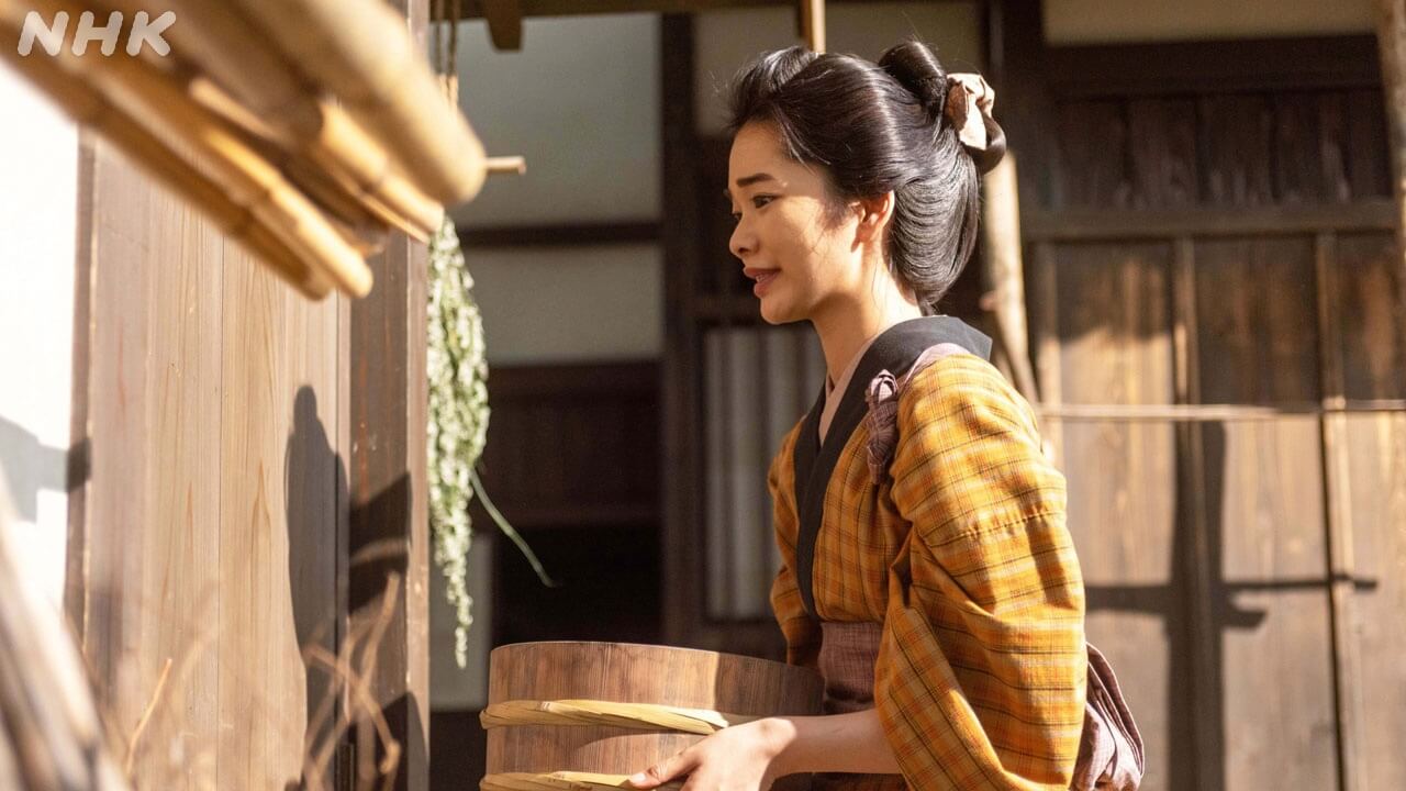 4/2(木)の「風、薫る」りん（見上愛）は倒れた信右衛門（北村一輝）を看病しようとする。一方、美津（水野美紀）と安（早坂美海）は村が封鎖され、帰宅が困難に