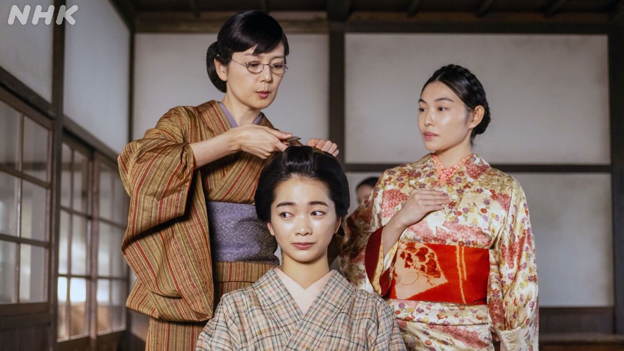 5/5(火)の「風、薫る」髪型を洋髪にする生徒たち。次はエプロン作りの課題を出すバーンズ(エマ・ハワード)に、多江(生田絵梨花)は不満をぶつける