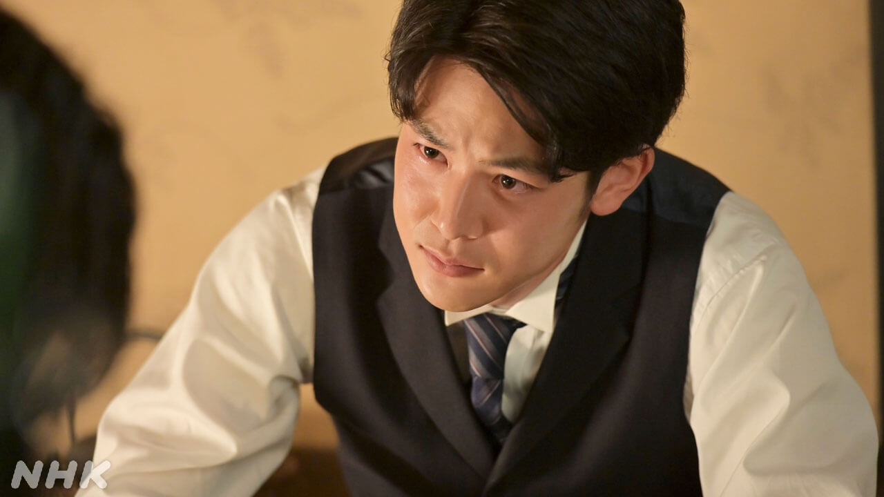 8/17(月)の「風、薫る」小説の執筆に打ち込むシマケン(佐野晶哉)を支えながら仕事に励むりん(見上愛)。ある日、虎太郎(小林虎之介)は仲むつまじい2人の姿を目にする