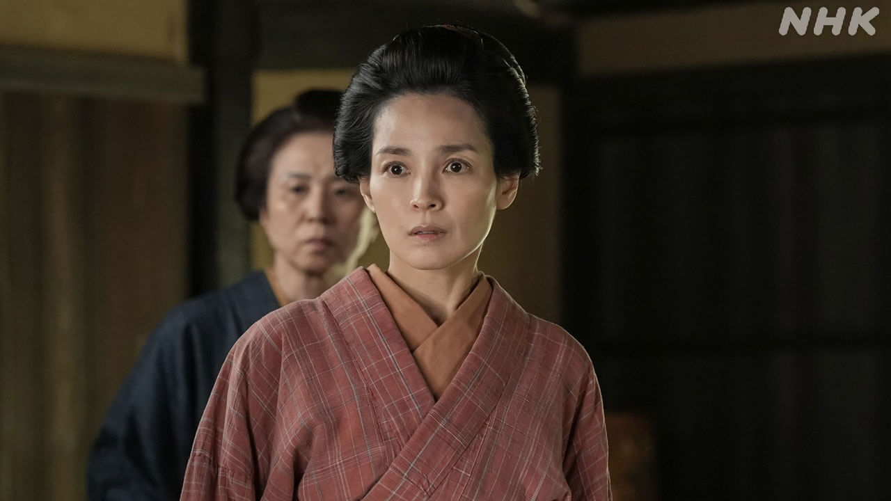 10/2(金)の「ブラッサム」リョウ(国仲涼子)が逃がした清治(渡部篤郎)のカナリアを必死に探し回る珠(村上蘭)。一方、実家に逃げてきたリョウは珠のことが気がかりで……